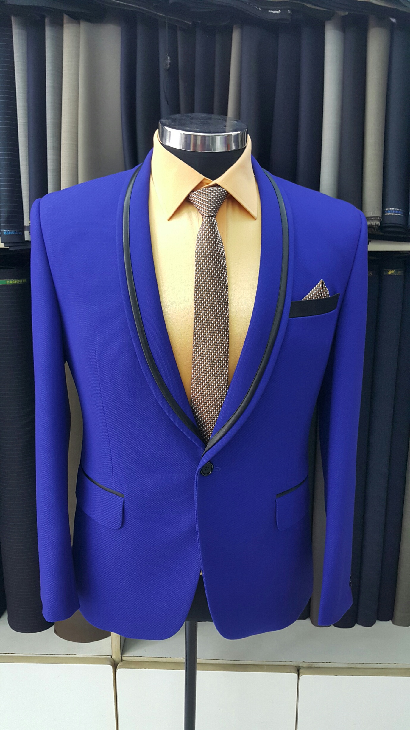 Vest nam 107